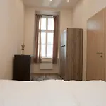 Dominique *